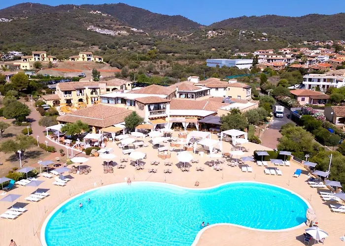 Baia Del Porto فندق 4*